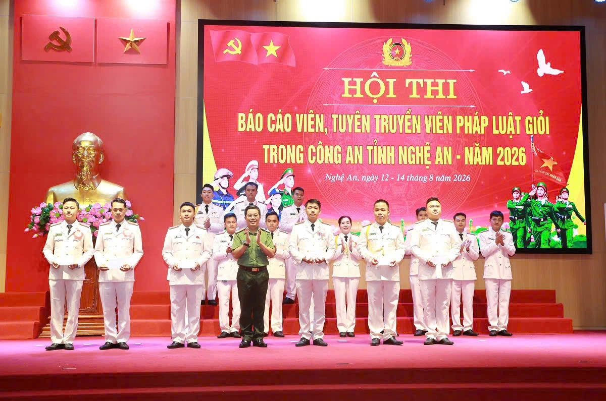 Trao giải phụ cho các đội thi