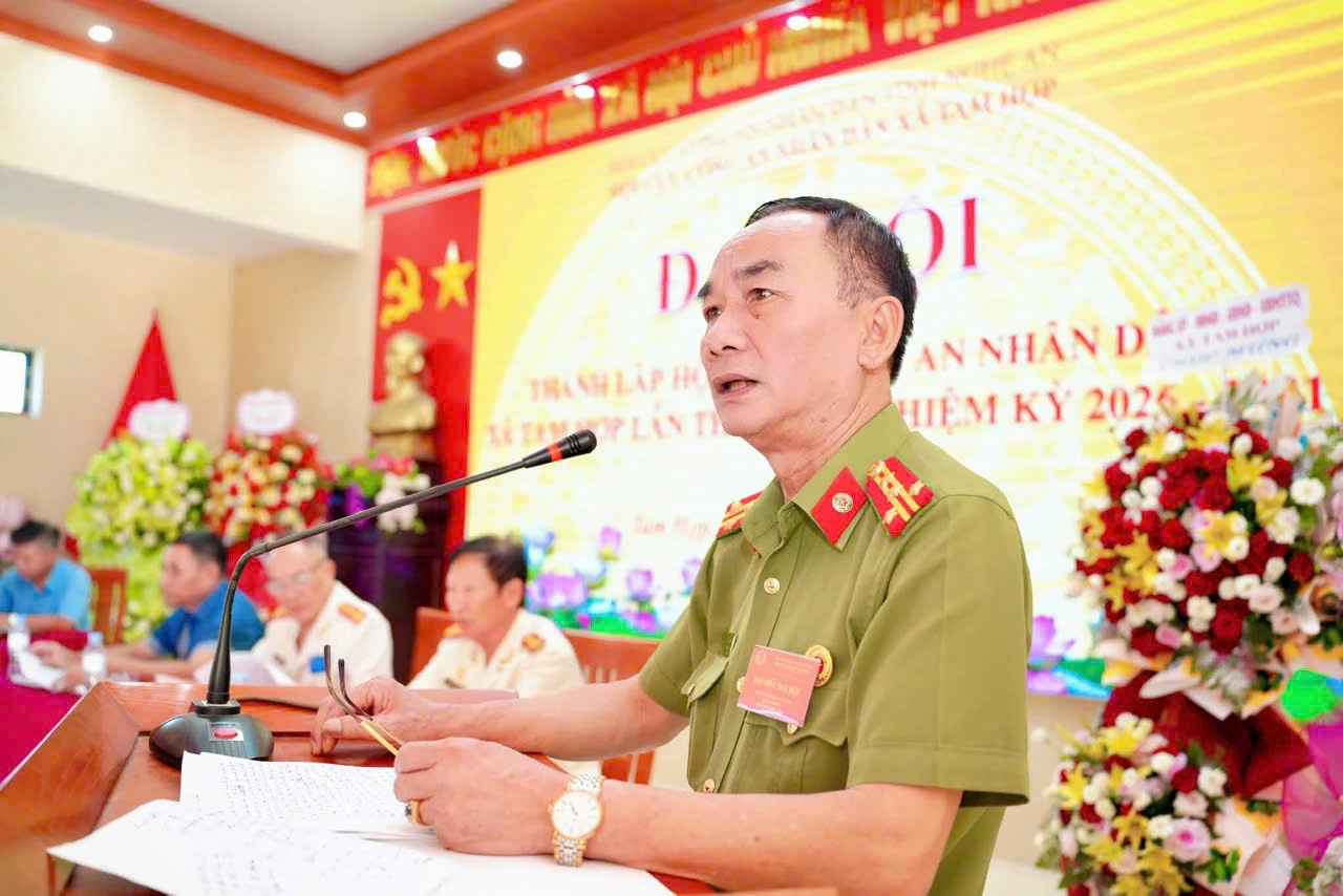 Đại tá Lê Xuân Hoài - Phó chủ tịch thường trực Hội Cựu CAND tỉnh phát biểu tại Hội nghị