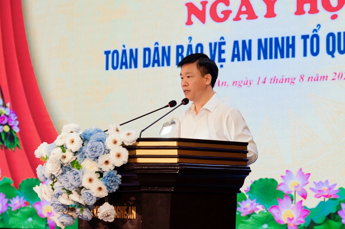 Đại diện Lãnh đạo Nhà khách Nghệ An báo cáo sơ kết 02 năm triển khai mô hình “Đảm bảo an toàn các sự kiện, nơi gửi trọn niềm tin”