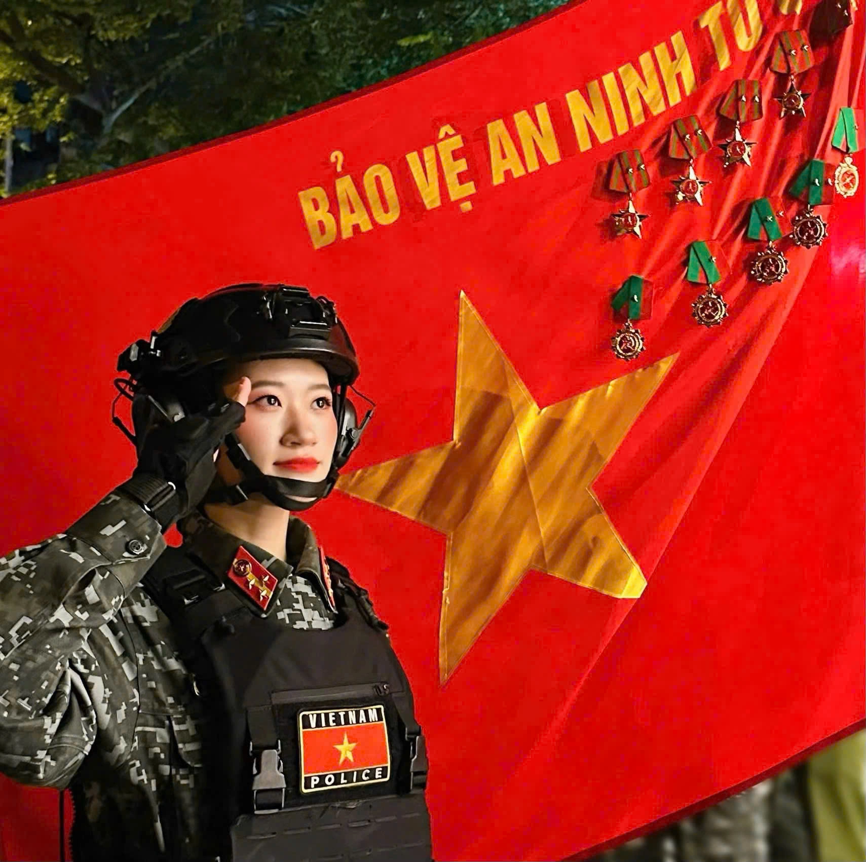 Lương Thị Hiếu trong lễ diễu binh A80