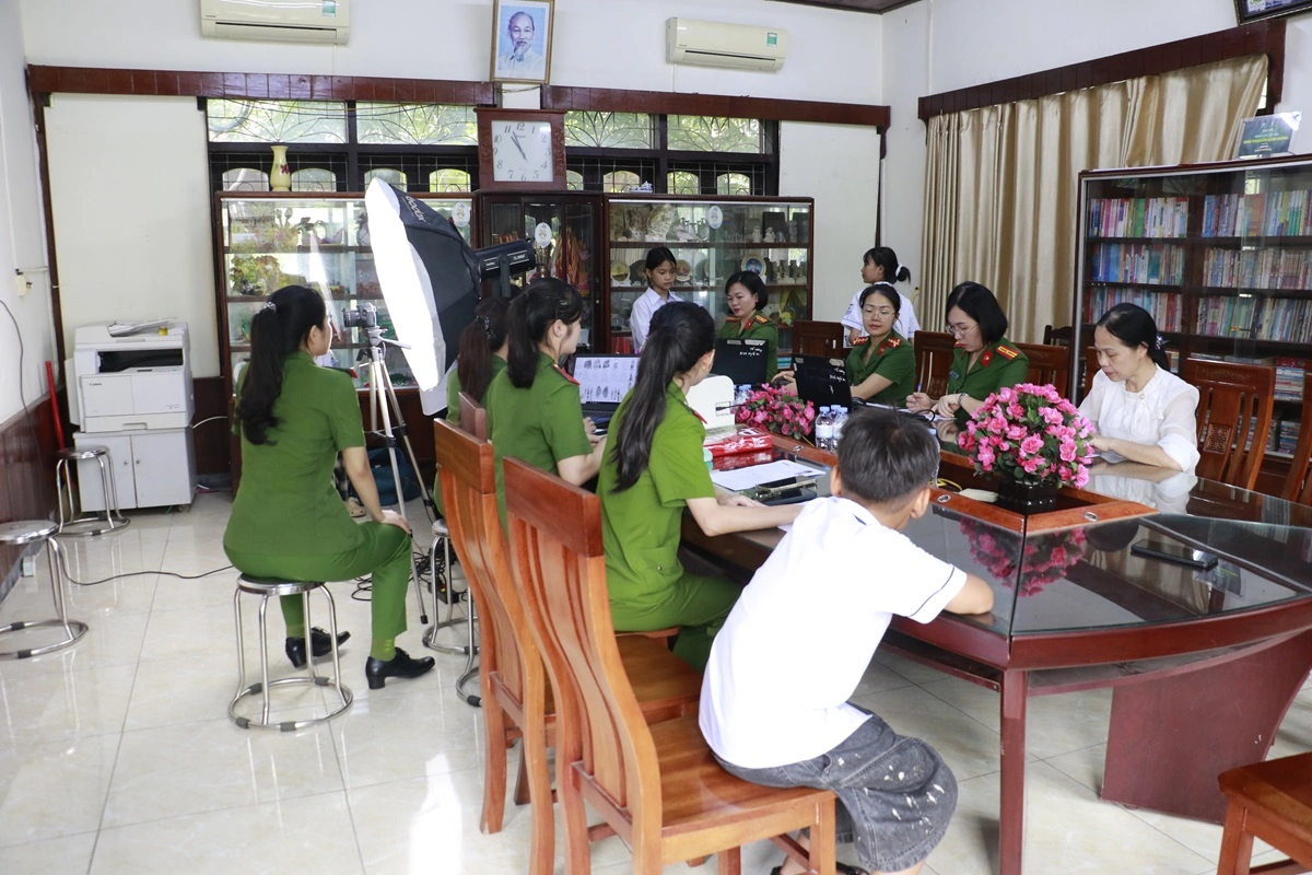 Việc đến tận nơi làm thủ tục cấp căn cước công dân là việc làm thiết thực, ý nghĩa, tạo điều kiện thuận lợi cho các em trong học tập, khám chữa bệnh, thực hiện các thủ tục hành chính cũng như tiếp cận chính sách an sinh xã hội